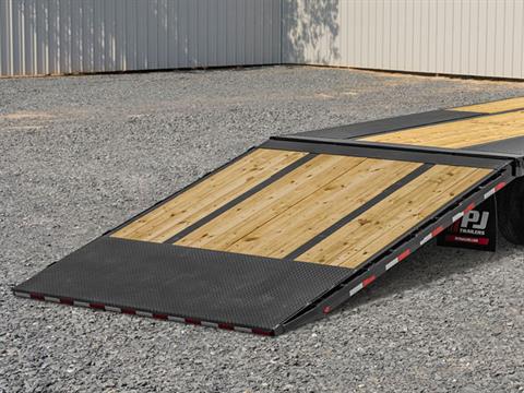 2025 PJ Trailers Low-Pro with Hydraulic Dove Trailers (LY) 36 ft. in Grand Rapids, Minnesota - Photo 4