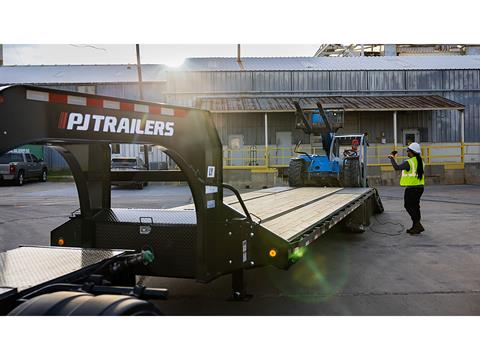 2025 PJ Trailers Low-Pro with Hydraulic Dove Trailers (LY) 36 ft. in Grand Rapids, Minnesota - Photo 5