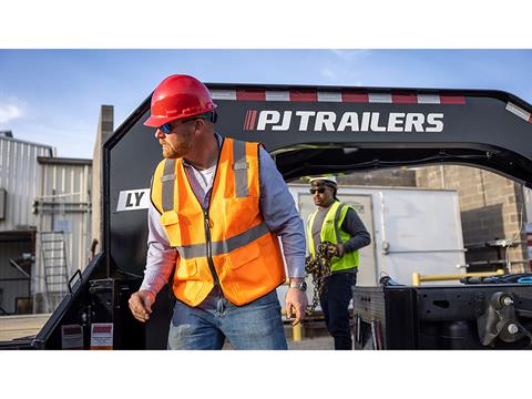 2025 PJ Trailers Low-Pro with Hydraulic Dove Trailers (LY) 36 ft. in Grand Rapids, Minnesota - Photo 6