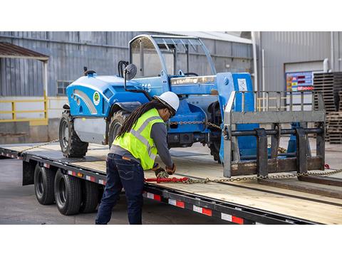 2025 PJ Trailers Low-Pro with Hydraulic Dove Trailers (LY) 36 ft. in Grand Rapids, Minnesota - Photo 7