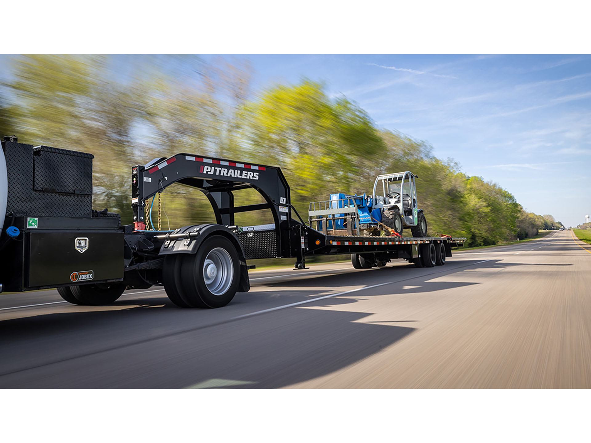 2025 PJ Trailers Low-Pro with Hydraulic Dove Trailers (LY) 36 ft. in Grand Rapids, Minnesota - Photo 8