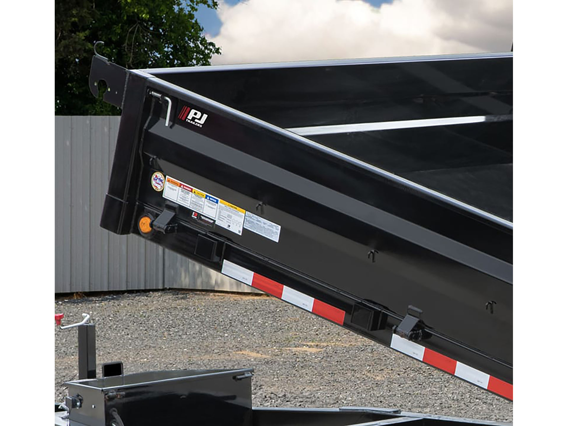 2025 PJ Trailers 96 in. Deckover Dump Trailers (D8) 14 ft. in Grand Rapids, Minnesota - Photo 3
