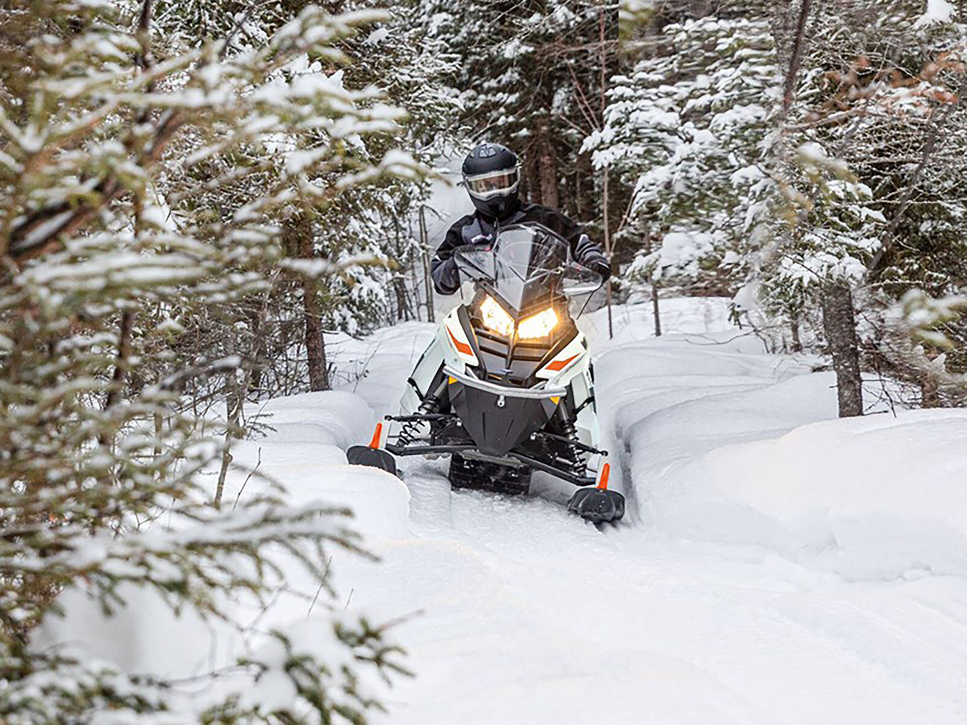 2024 Polaris 550 Voyageur 155 ES in Mio, Michigan - Photo 10