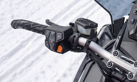 2027 Polaris 650 INDY VR1 137 Dynamix SC ES in Stratford, Wisconsin - Photo 7