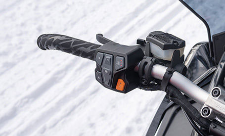 2027 Polaris 650 INDY XCR 137 SC ES in Stratford, Wisconsin - Photo 9