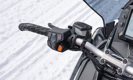 2027 Polaris 650 INDY XC 137 Gloss Black ES in Stratford, Wisconsin - Photo 7