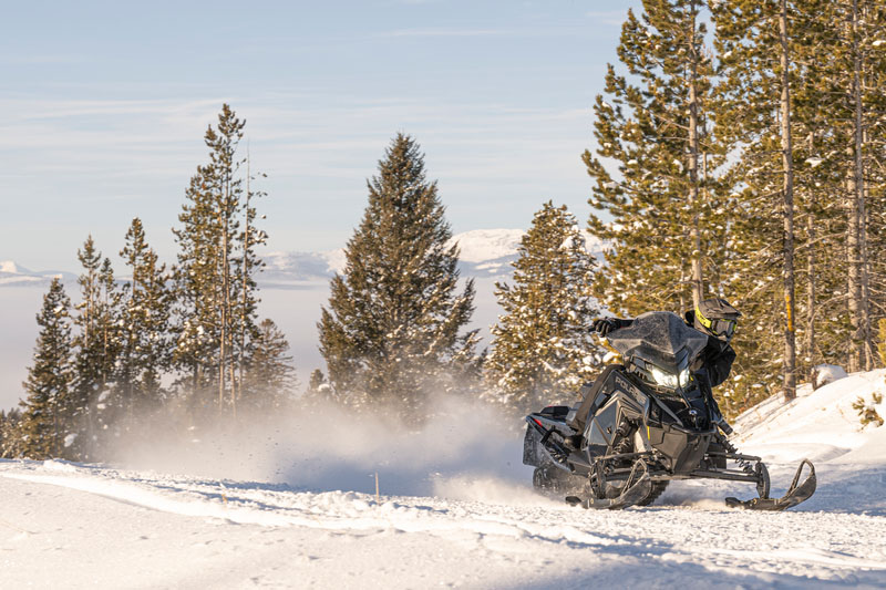 2027 Polaris 850 Switchback XC 146 Indy Red 1.35 ES in Stratford, Wisconsin - Photo 15