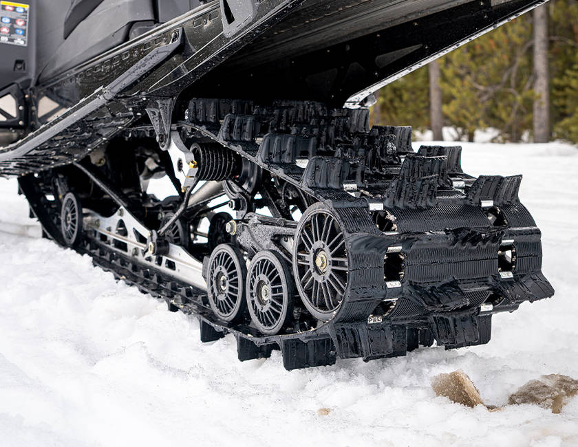 2027 Polaris 650 Voyageur Adventure Ultimate 155 Gloss Black 2.0 ES in Stratford, Wisconsin - Photo 7