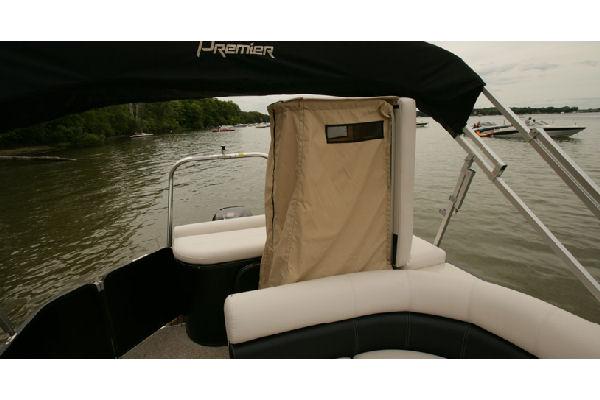 2011 Premier 310 RE Intrigue in Paducah, Kentucky - Photo 5