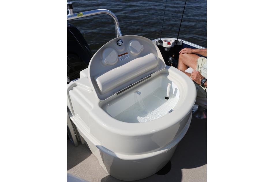 2013 Premier 221 Cast-A-Way in Saint Cloud, Minnesota - Photo 35