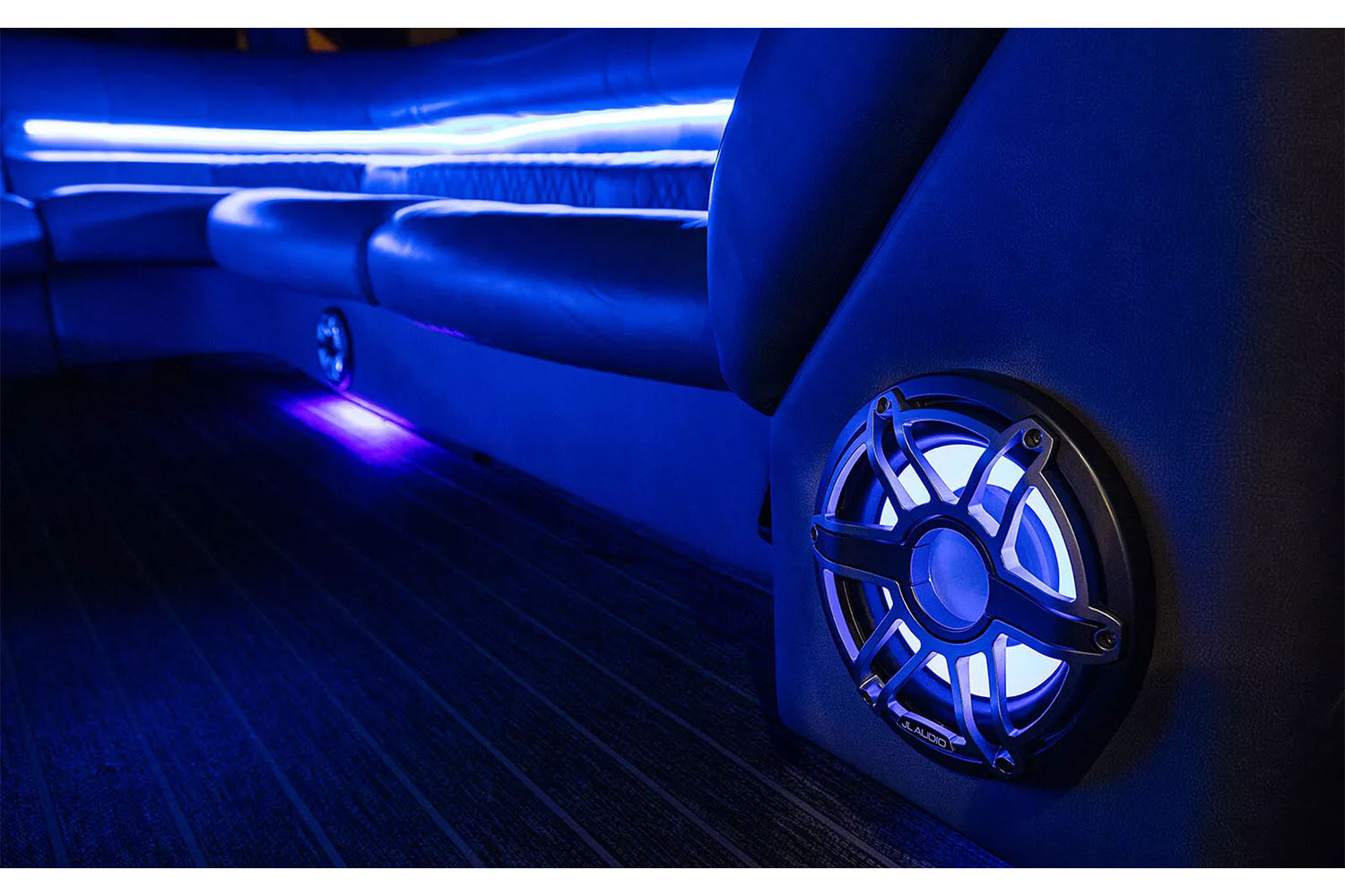 2025 Premier 230 Intrigue RL in Saint Cloud, Minnesota - Photo 13