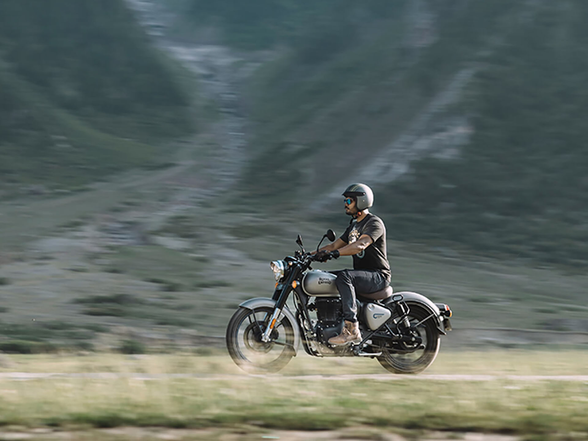 New 2024 Royal Enfield Classic 350 Signals Marsh Grey Motorcycles in Austin TX