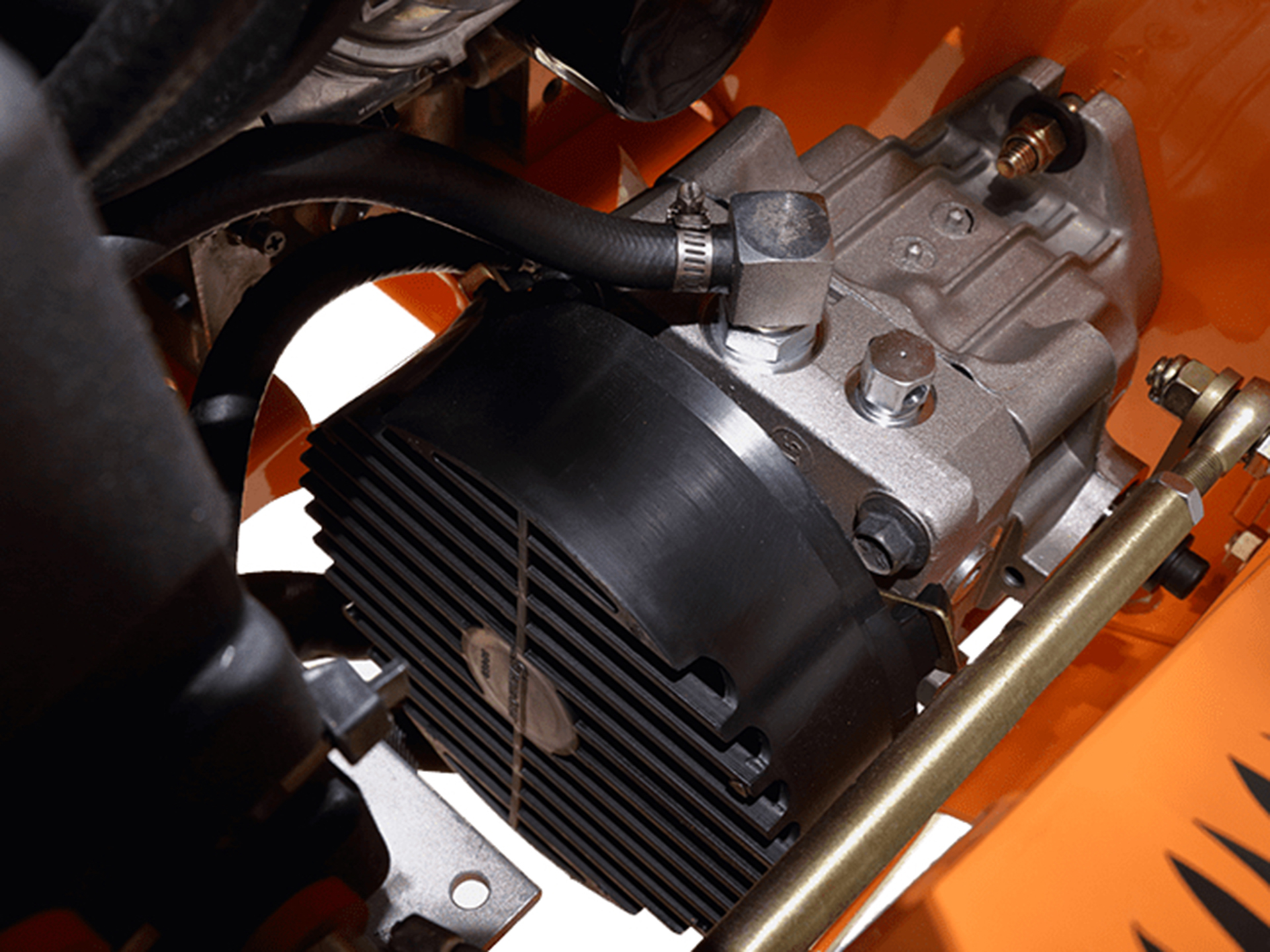 2025 SCAG Power Equipment Turf Tiger II 61 in. Briggs & Stratton Vanguard Big Block EFI 40 hp in Auburn, Massachusetts - Photo 4