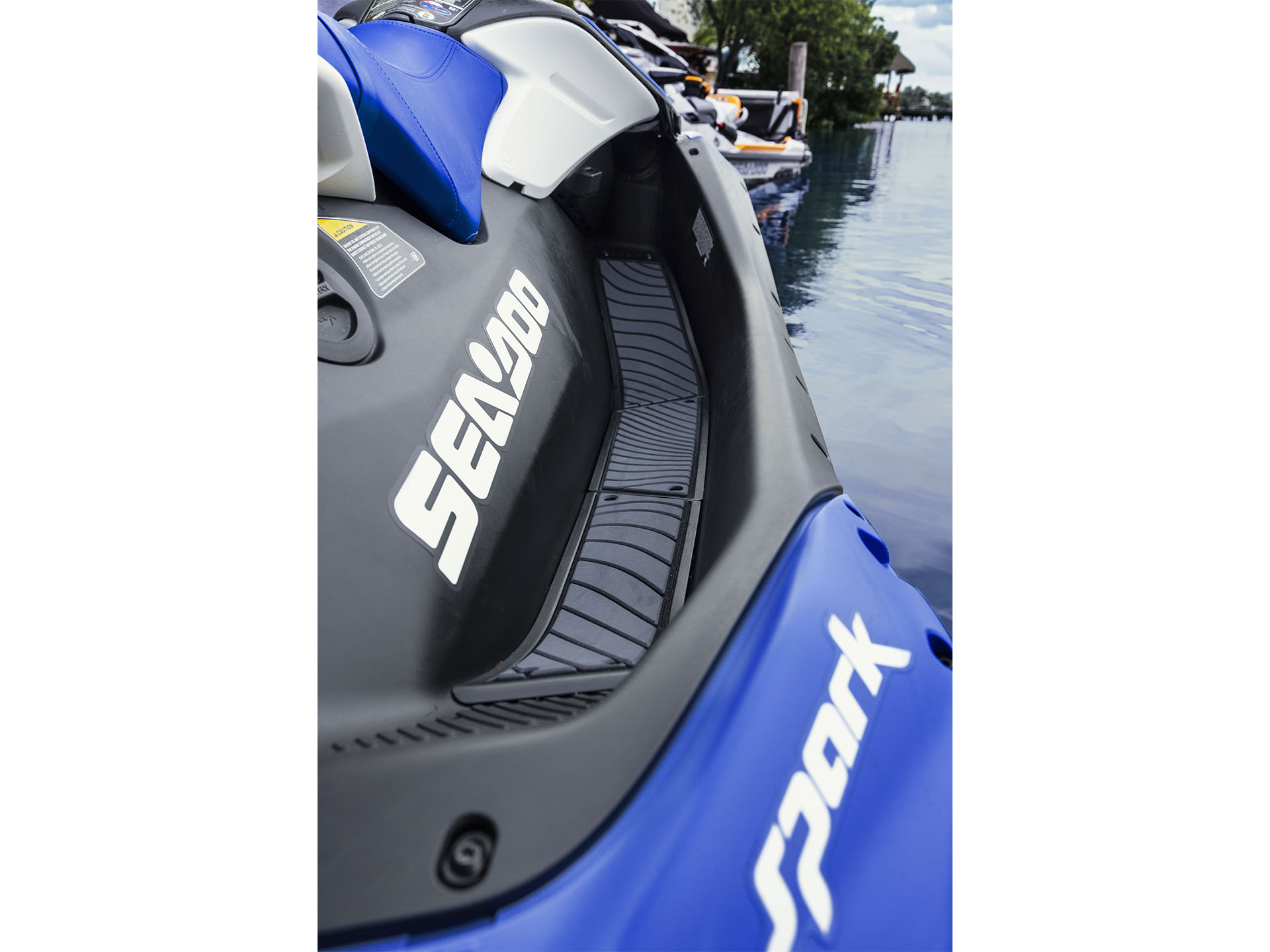 2025 Sea-Doo Spark for 3 90 hp + Convenience package with iBR in Huron, Ohio - Photo 9