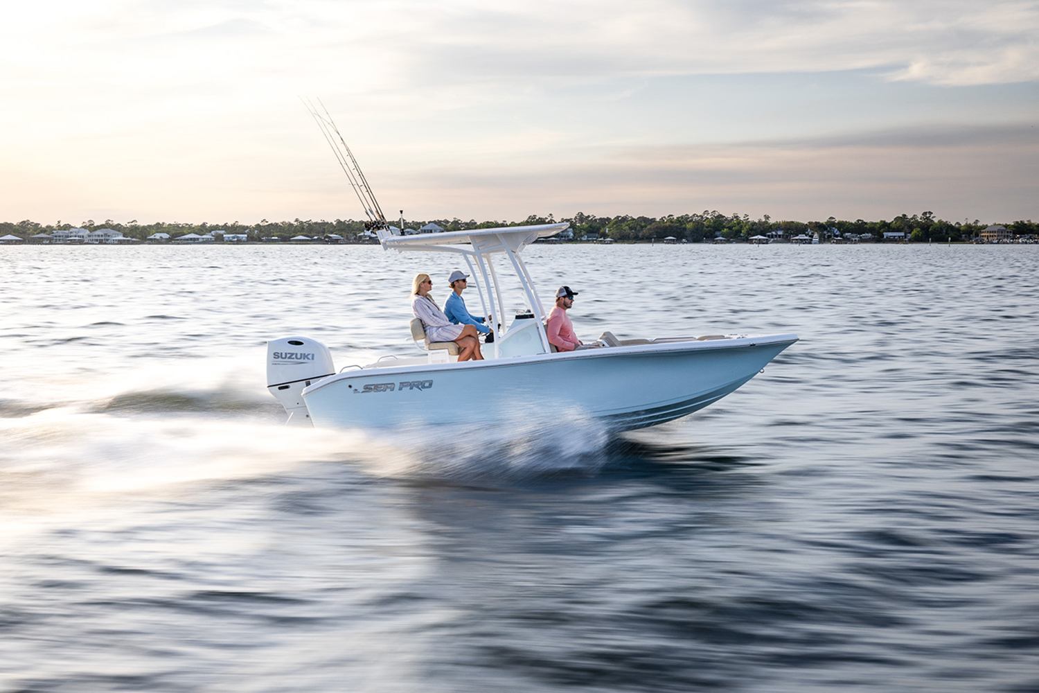 ダイワ　SEAPOWER 50-310 Mini Boat 20-240 NITRO ZV20 | 20ft. 2in. Deep V Multi-Species Boat