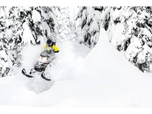 2016 Ski-Doo Summit SP T3 174 800R E-TEC E.S., PowderMax 3.0" in Yankton, South Dakota - Photo 20
