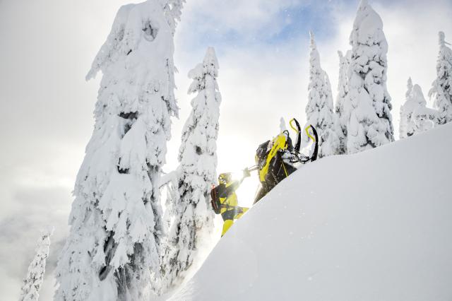 2018 Ski-Doo Summit SP 175 850 E-TEC SS in Burlington, Washington - Photo 17