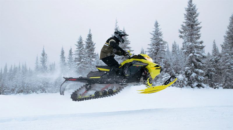 2022 Ski-Doo Renegade Adrenaline 600R E-TEC ES RipSaw 1.25 in Stratford, Wisconsin - Photo 4