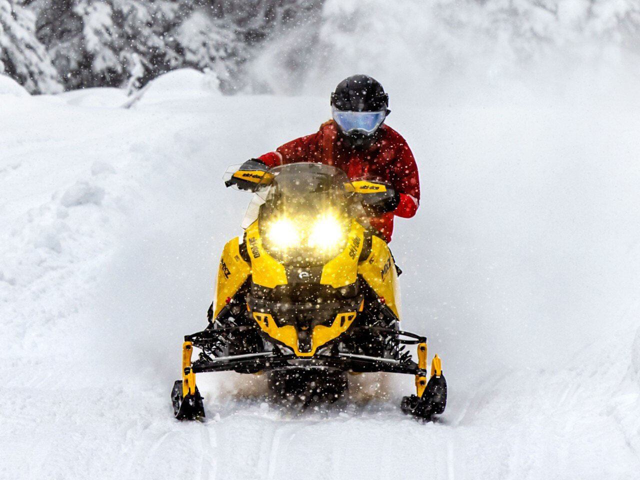 2023 Ski-Doo MXZ Blizzard 600R E-TEC ES Ice Ripper XT 1.25 in Huron, Ohio - Photo 3