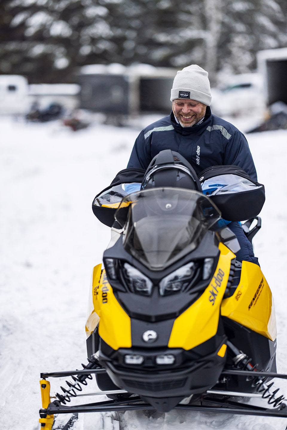 2023 Ski-Doo Renegade Adrenaline 900 ACE Turbo R ES Ripsaw 1.25 in Huron, Ohio - Photo 3