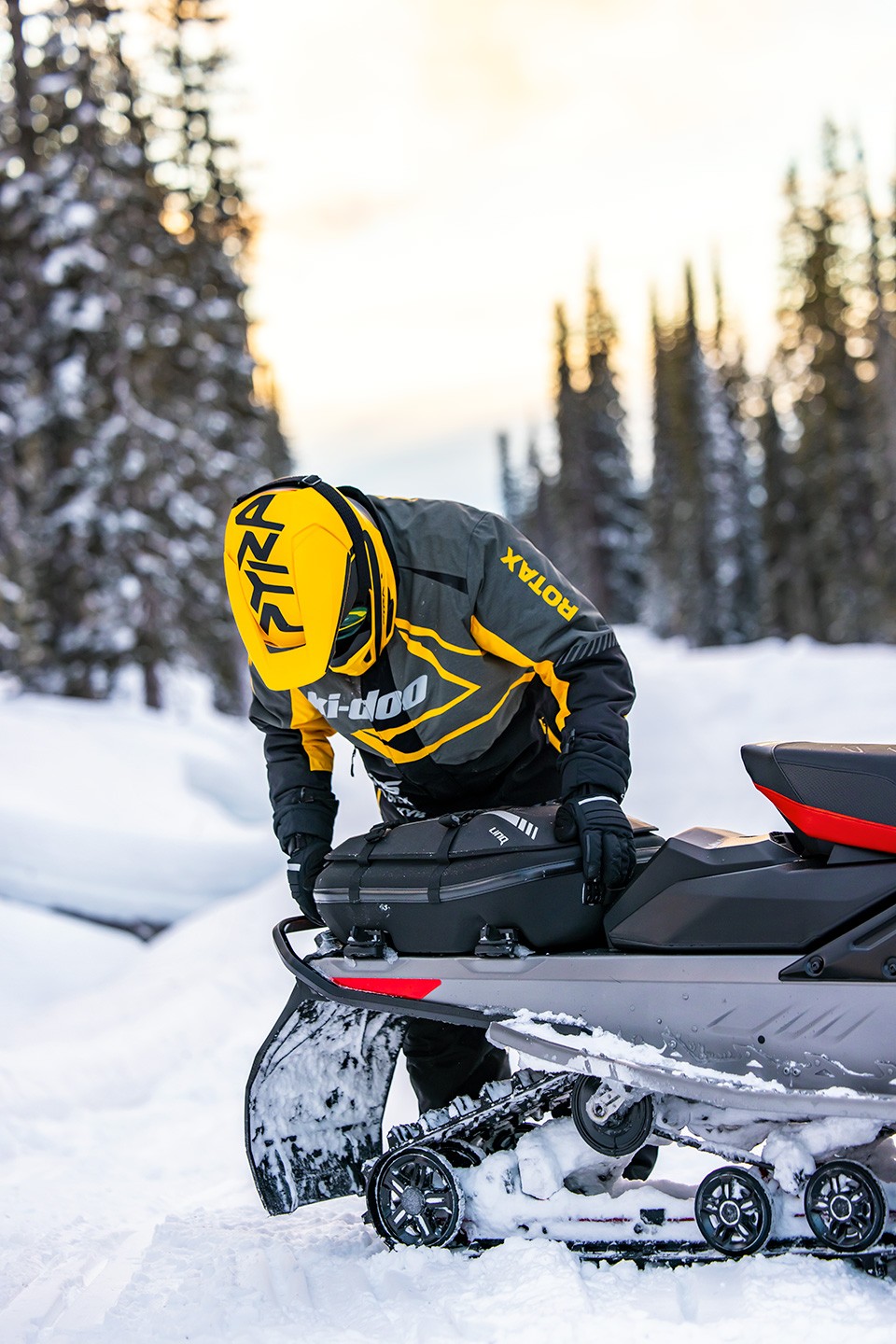 2023 Ski-Doo Renegade X-RS 850 E-TEC ES RipSaw 1.25 in Topsham, Maine - Photo 2