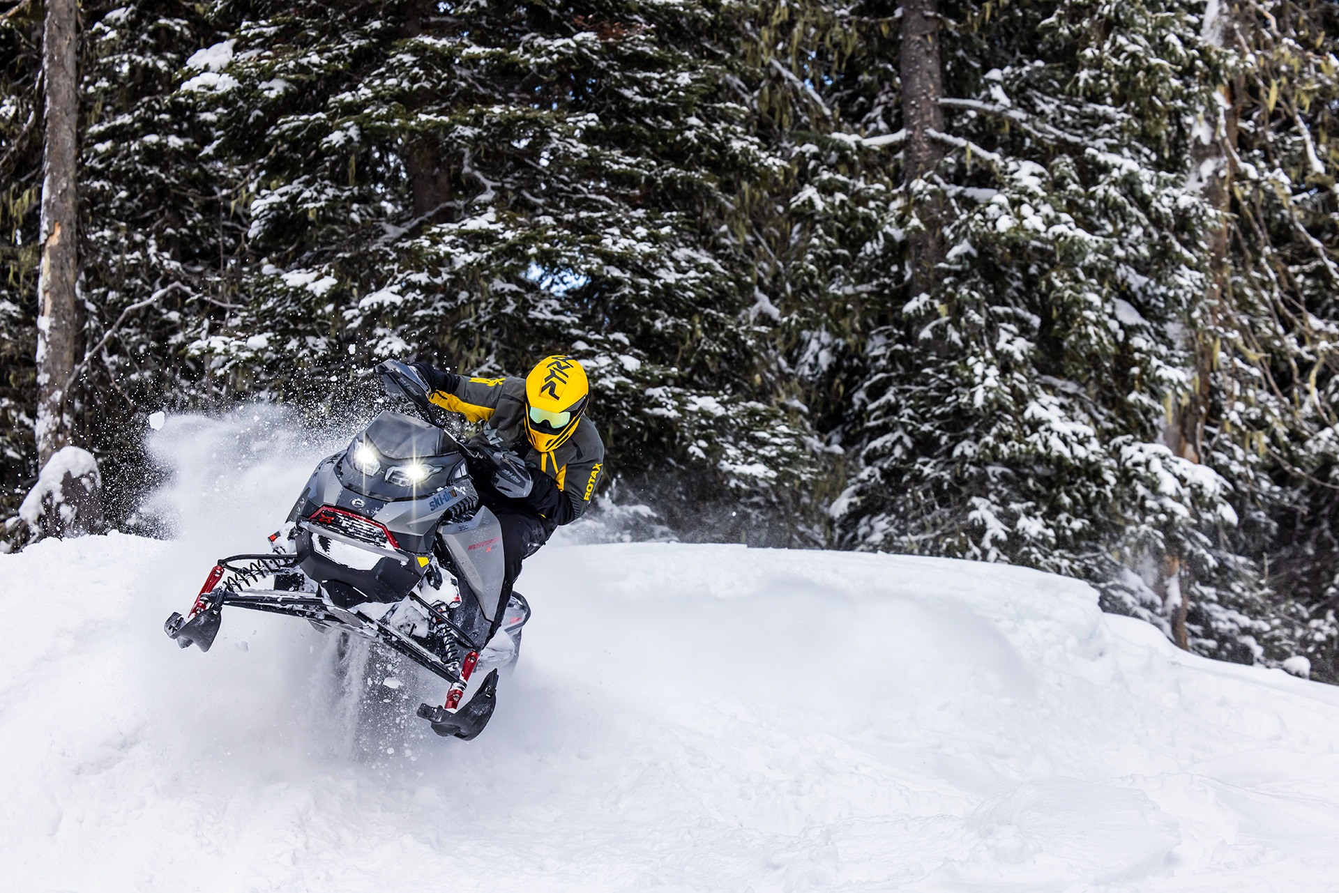 2023 Ski-Doo Renegade X-RS 850 E-TEC ES RipSaw 1.25 in Topsham, Maine - Photo 7
