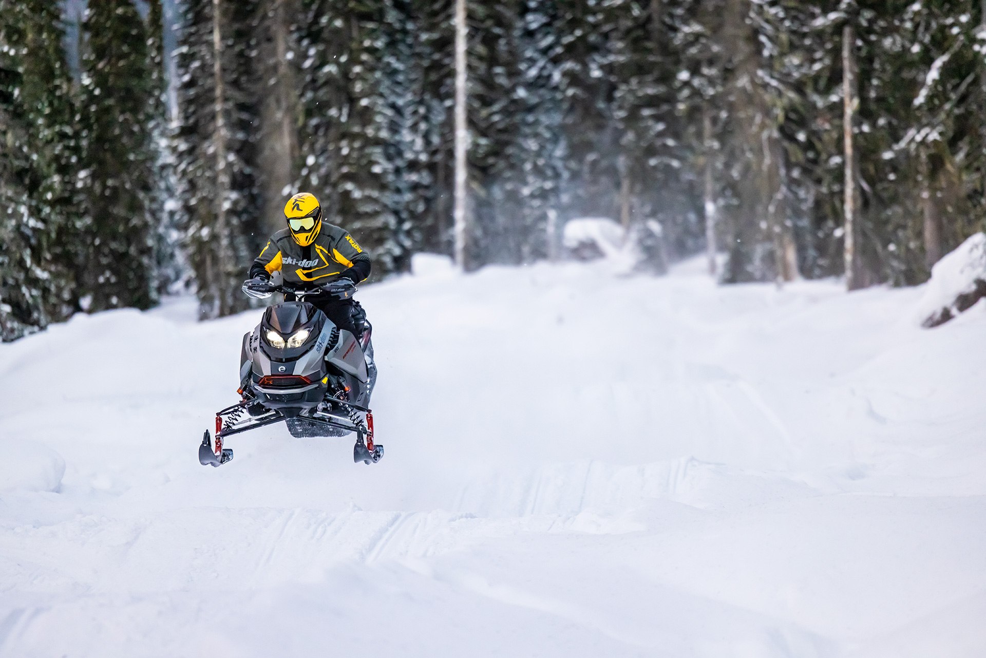 2023 Ski-Doo Renegade X-RS 850 E-TEC ES RipSaw 1.25 in Topsham, Maine - Photo 9