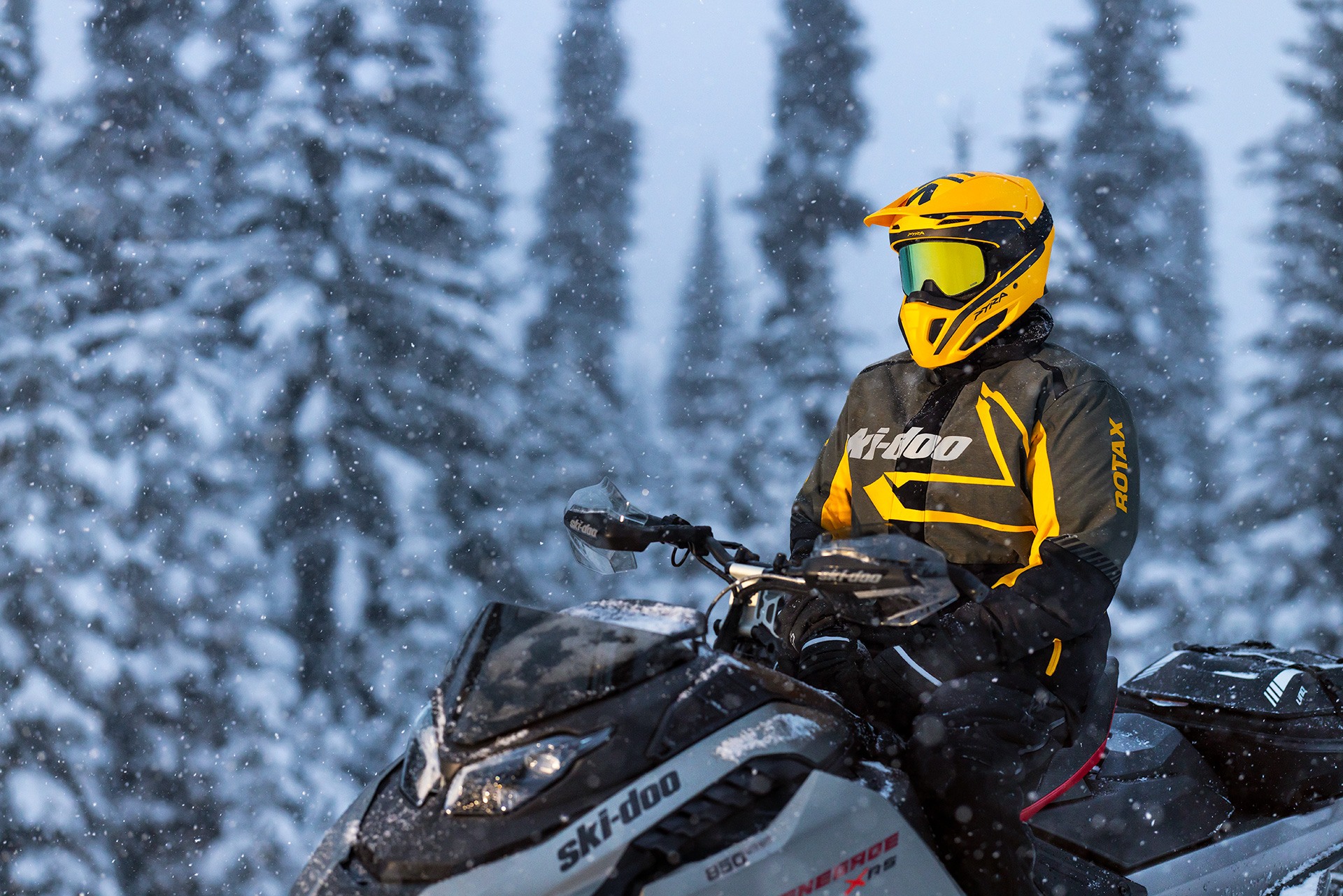 2023 Ski-Doo Renegade X-RS 850 E-TEC ES RipSaw 1.25 in Topsham, Maine - Photo 10
