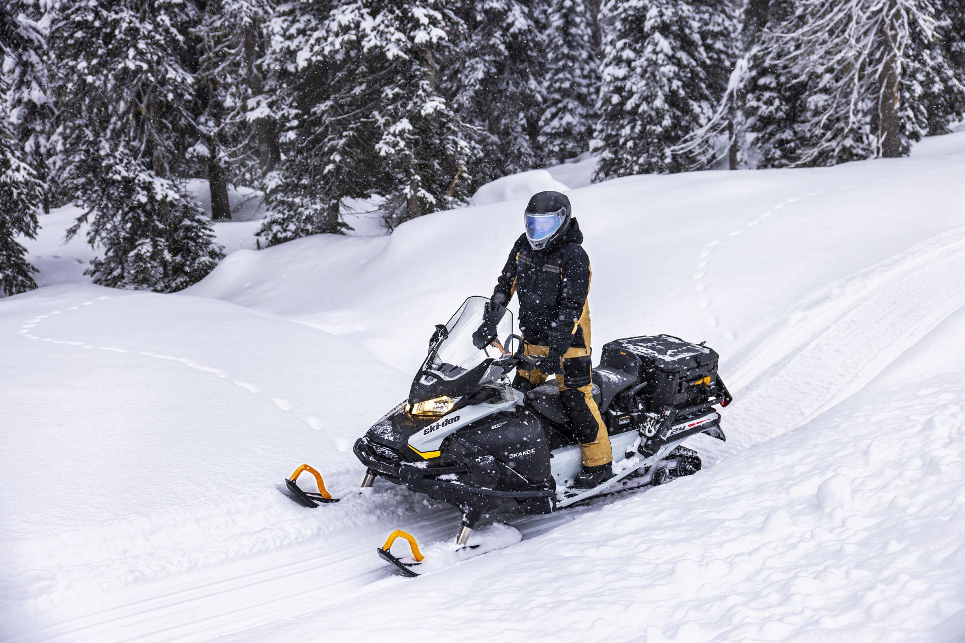2023 Ski-Doo Skandic SE 900 ACE ES Cobra WT 1.8 Track 20 in. in Huron, Ohio - Photo 6