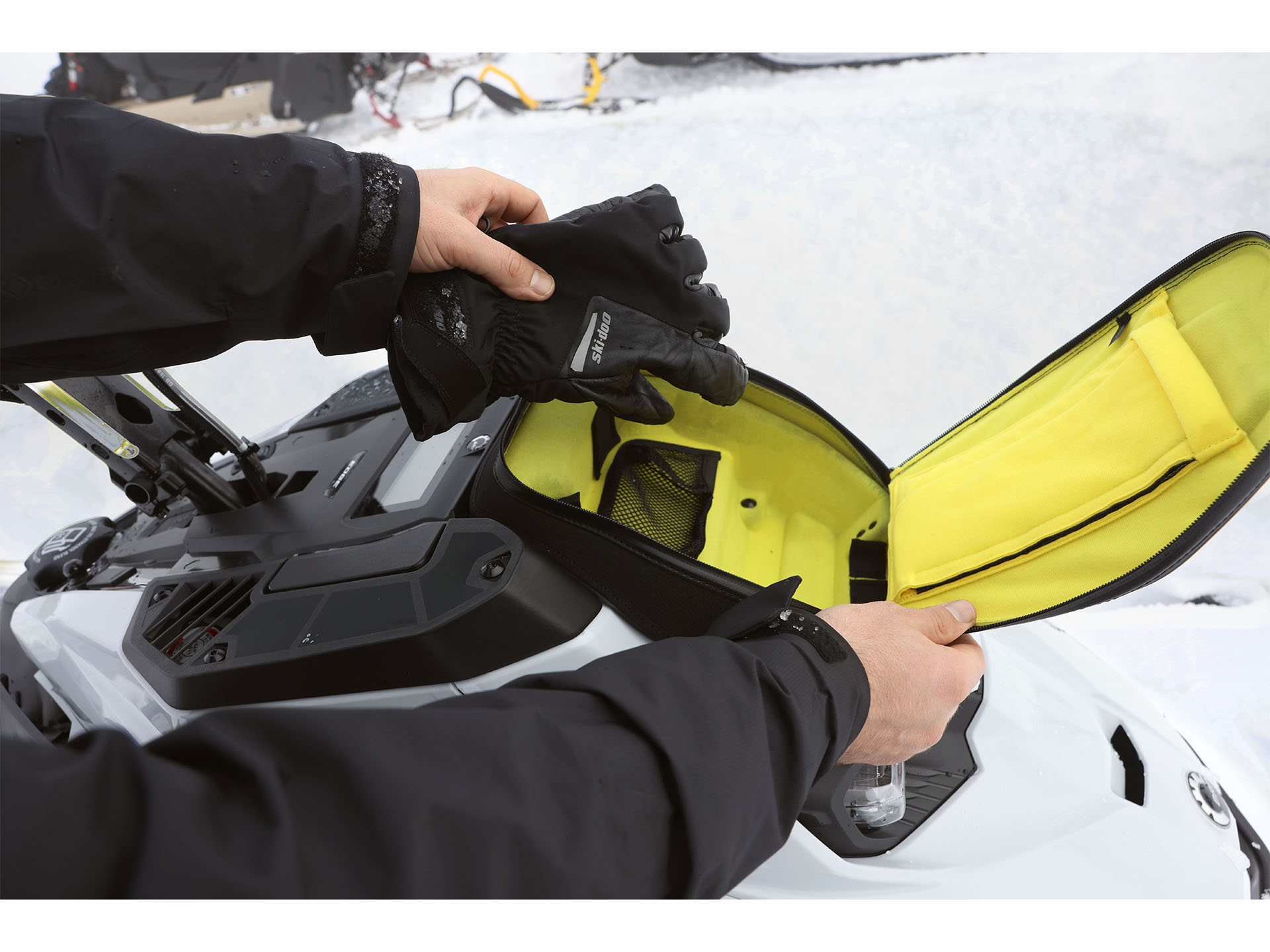 2025 Ski-Doo Summit Adrenaline w/ Edge Package 154 850 E-TEC SHOT PowderMax X-Light 3.0 w/ FlexEdge in Huron, Ohio - Photo 8