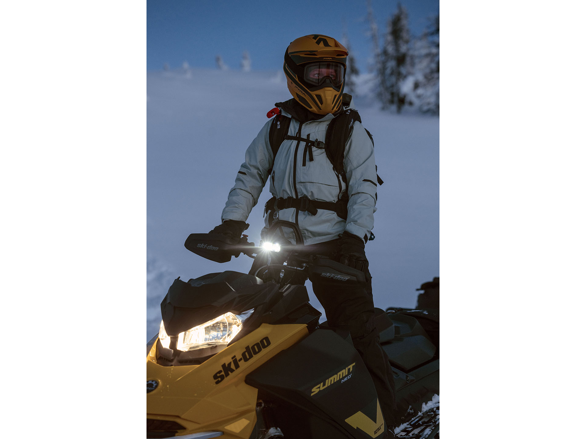 2025 Ski-Doo Summit NEO+ 600 EFI ES Hurricane 1.75 w/ FlexEdge HAC in Fairview, Utah - Photo 13