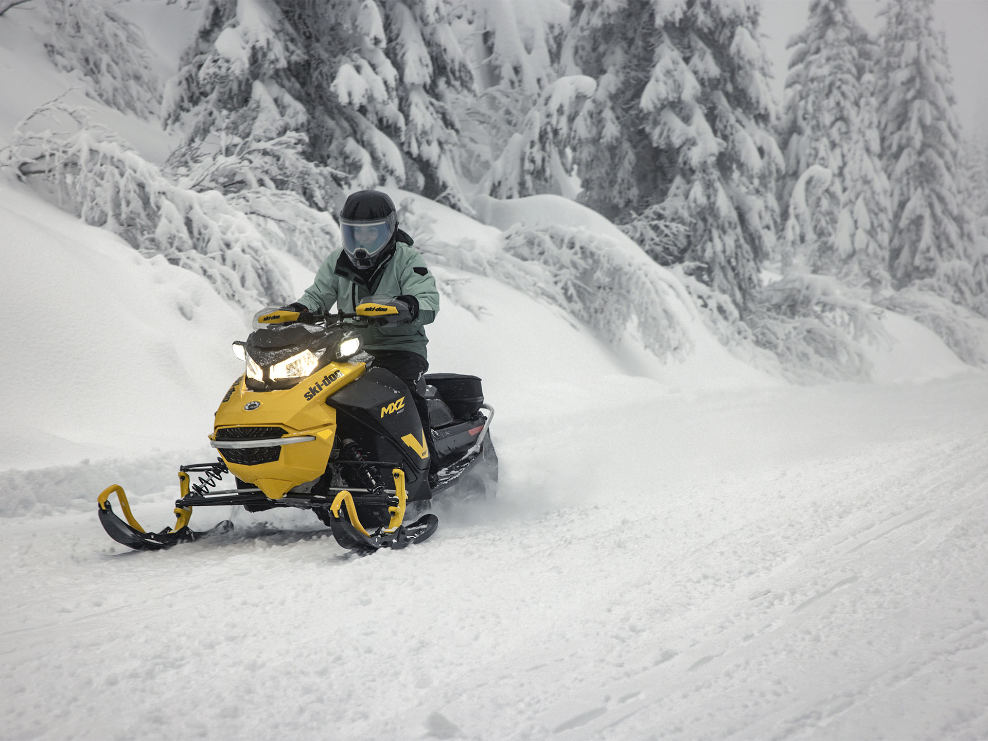 2025 Ski-Doo MXZ NEO+ 600 EFI ES RipSaw 1.25 in Fairview, Utah - Photo 9