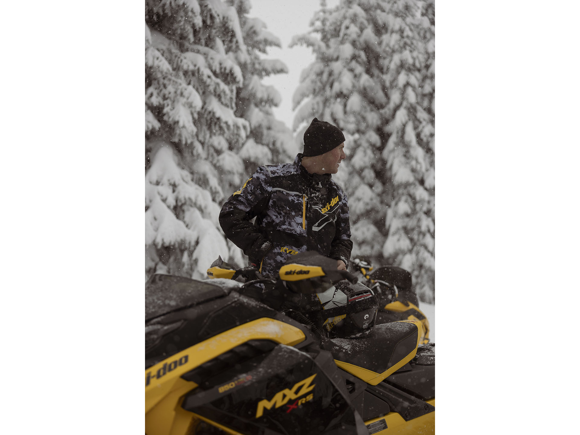 2025 Ski-Doo MXZ X-RS w/ Competition Package 850 E-TEC Turbo R SHOT RipSaw II 2-Ply 1.25 w/ 10.25 in. Touchscreen in Fairview, Utah - Photo 16