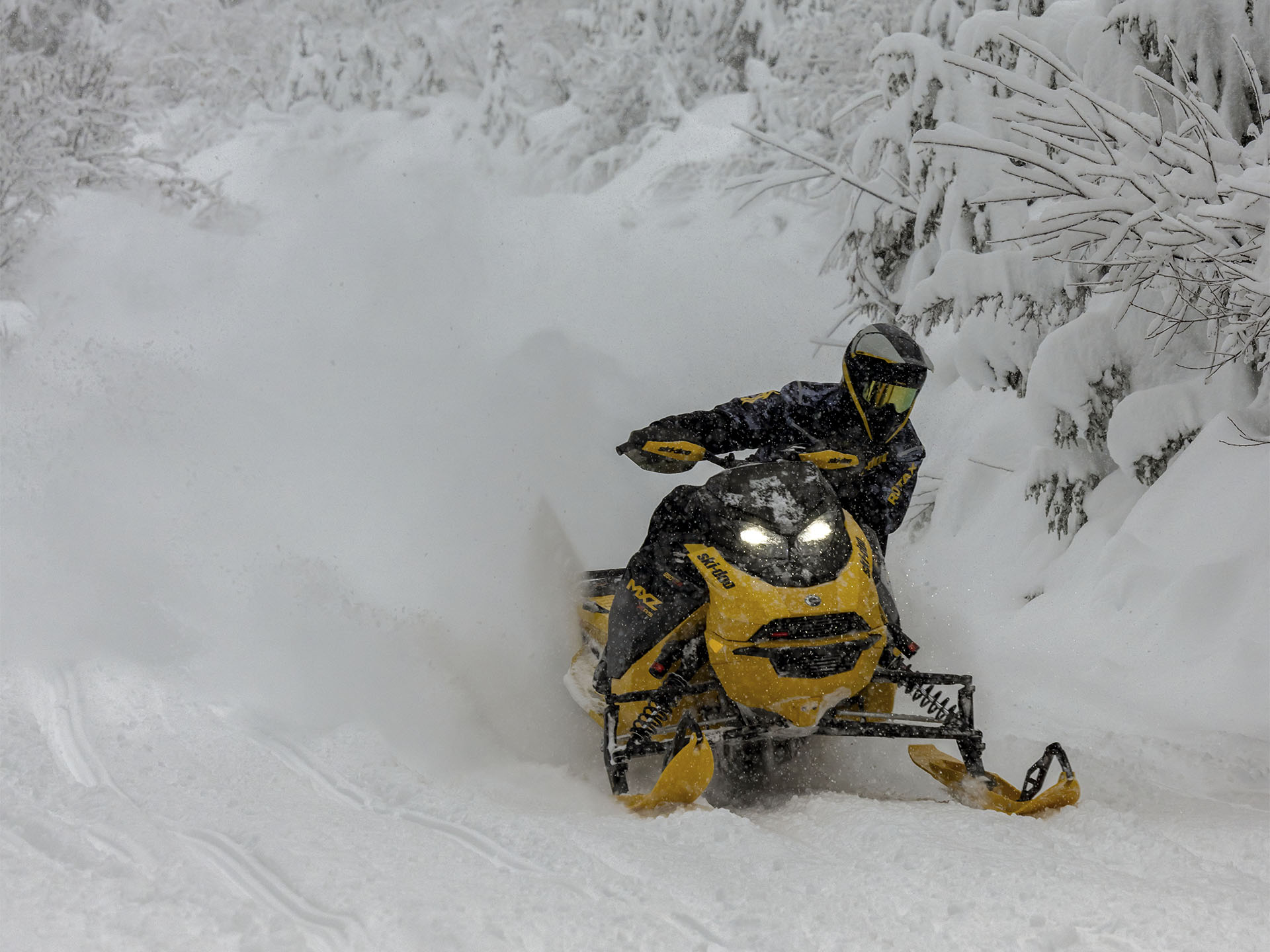2025 Ski-Doo MXZ X-RS w/ Competition Package 850 E-TEC Turbo R SHOT RipSaw II 2-Ply 1.25 w/ 10.25 in. Touchscreen in Fairview, Utah - Photo 18