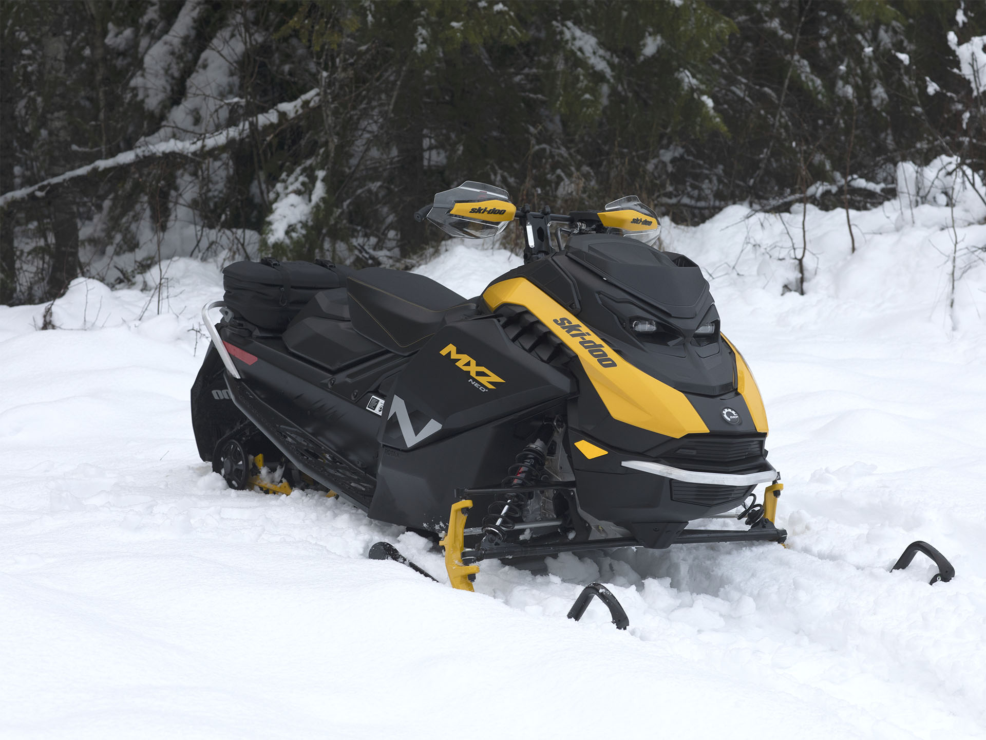 2026 Ski-Doo MXZ NEO+ 600 EFI ES RipSaw 1.25 in Fairview, Utah - Photo 9
