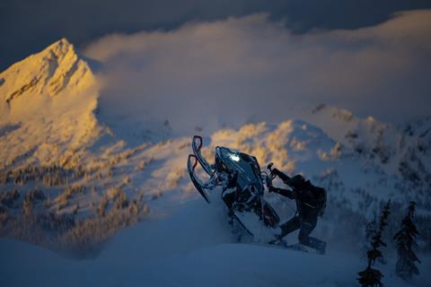 2027 Ski-Doo Summit Edge 154 850 E-TEC SHOT PowderMax Light 2.5 in Stratford, Wisconsin - Photo 13