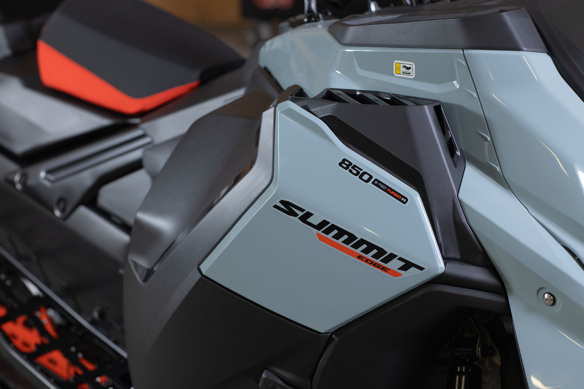 2027 Ski-Doo Summit Edge 154 850 E-TEC Turbo R SHOT PowderMax X-Light 3.0 in Stratford, Wisconsin - Photo 6