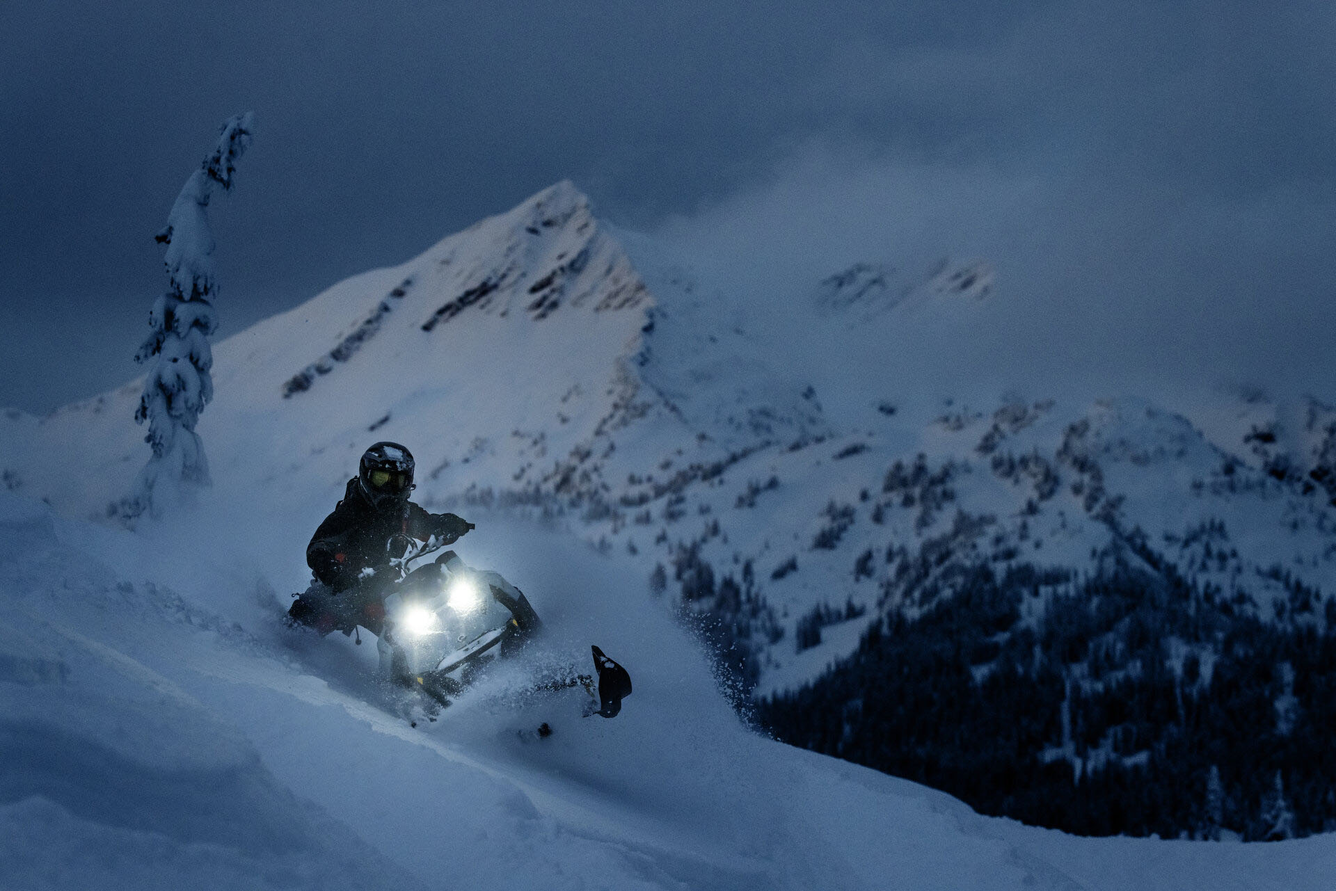 2027 Ski-Doo Summit X 154 850 E-TEC PowderMax Ultra-Light 3.0 w/ FlexEdge HAC in Stratford, Wisconsin - Photo 12