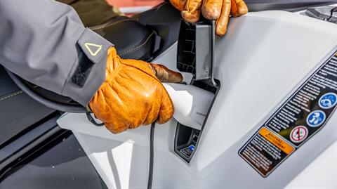 2027 Ski-Doo Grand Touring Electric Rotax E-Power ES High-Efficiency 0.75 w/ 10.25 in. Touchscreen in Stratford, Wisconsin - Photo 7