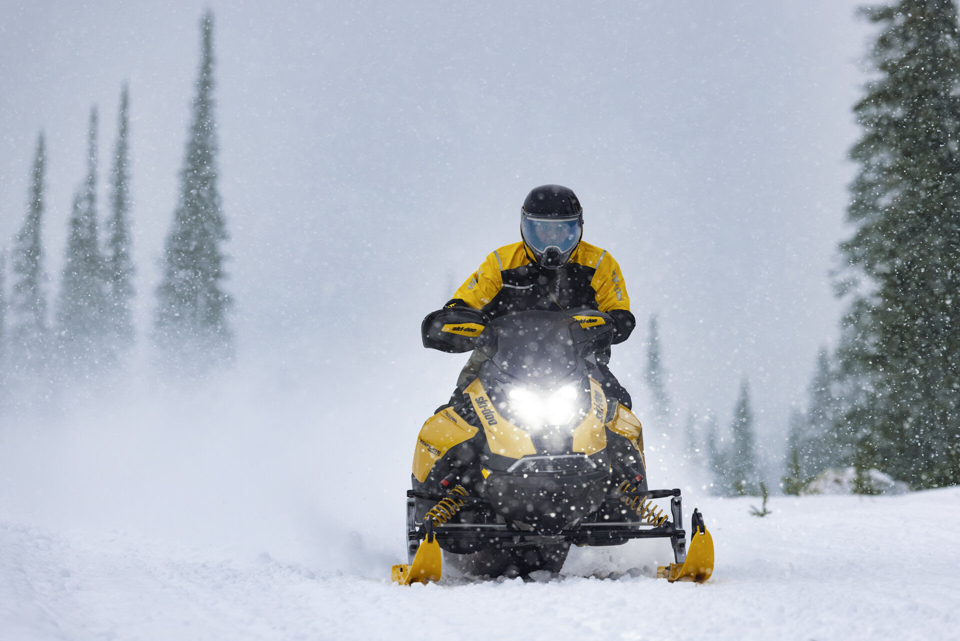 2027 Ski-Doo Renegade X-RS 900 ACE Turbo R ES Ice Ripper XT 1.25 w/ 10.25 in. Touchscreen in Stratford, Wisconsin - Photo 12