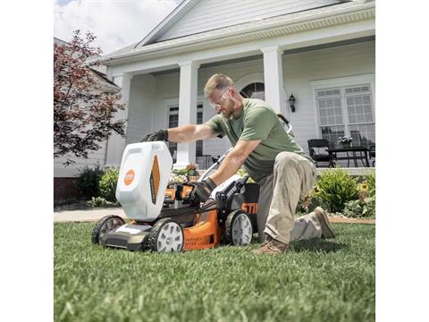 Stihl RMA 348 V 18 in. Self-Propelled w/ AK 30 S & AL 101 Charger in Calmar, Iowa - Photo 6