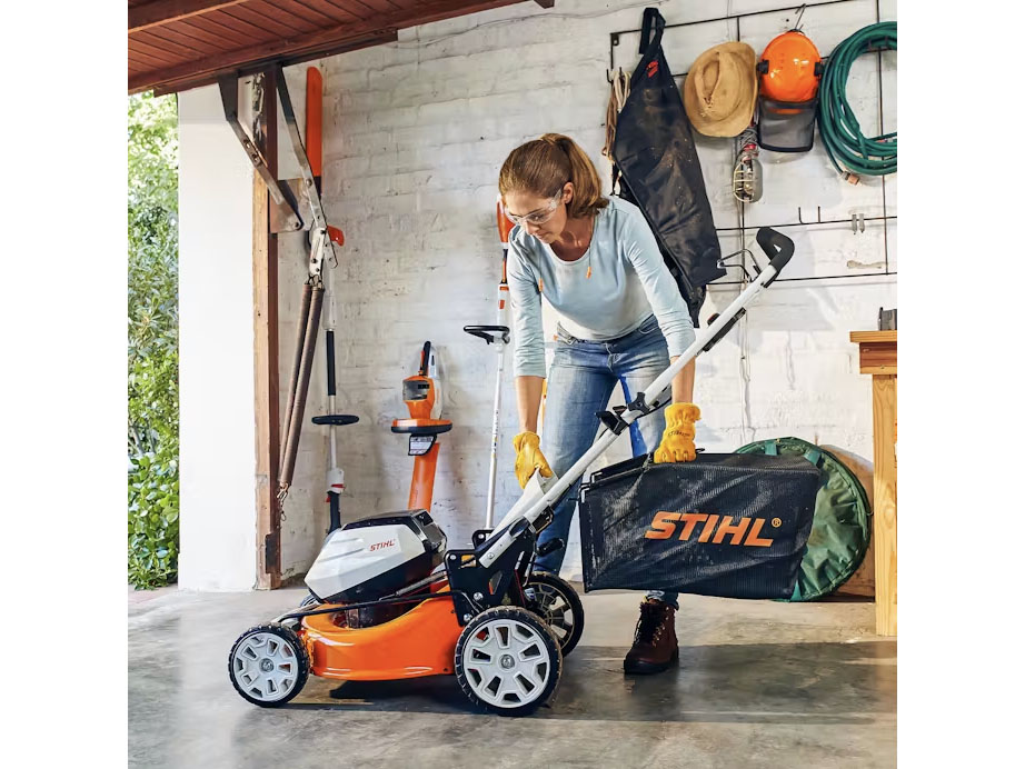 Stihl RMA 460 19 in. Push w/ AK 30 Battery, AL 101 Charger & Battery Cover in Calmar, Iowa - Photo 9