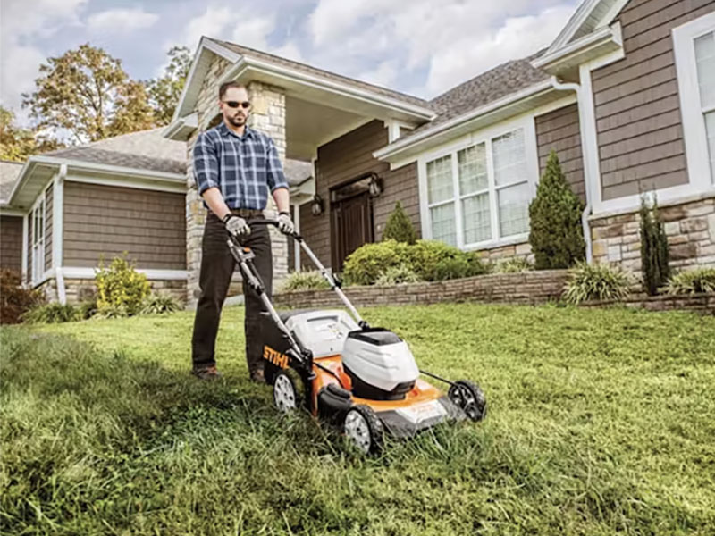 Stihl RMA 510 21 in. Push w/ AP 300 S Battery & AL 101 Charger in Calmar, Iowa - Photo 6
