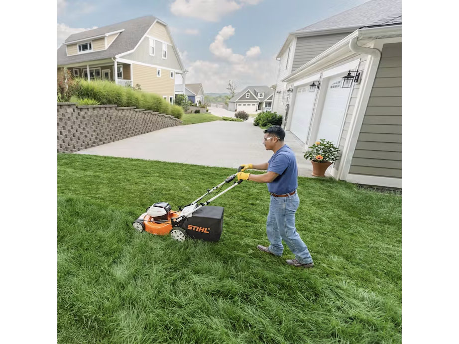 Stihl RMA 510 21 in. Push w/ AP 300 S Battery & AL 101 Charger in Calmar, Iowa - Photo 8