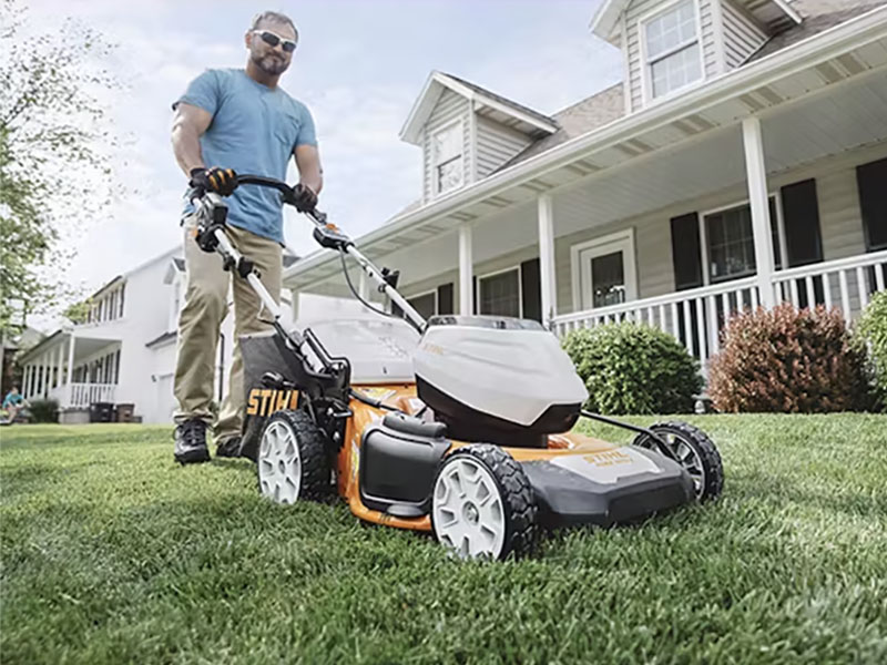 Stihl RMA 510 V 21 in. Self-Propelled w/ AP 300 S Battery & AL 301 Charger in Calmar, Iowa