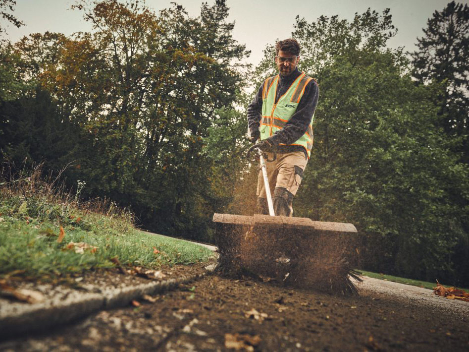 Stihl KMA 200 R (Unit Only) in Stratford, Wisconsin - Photo 9