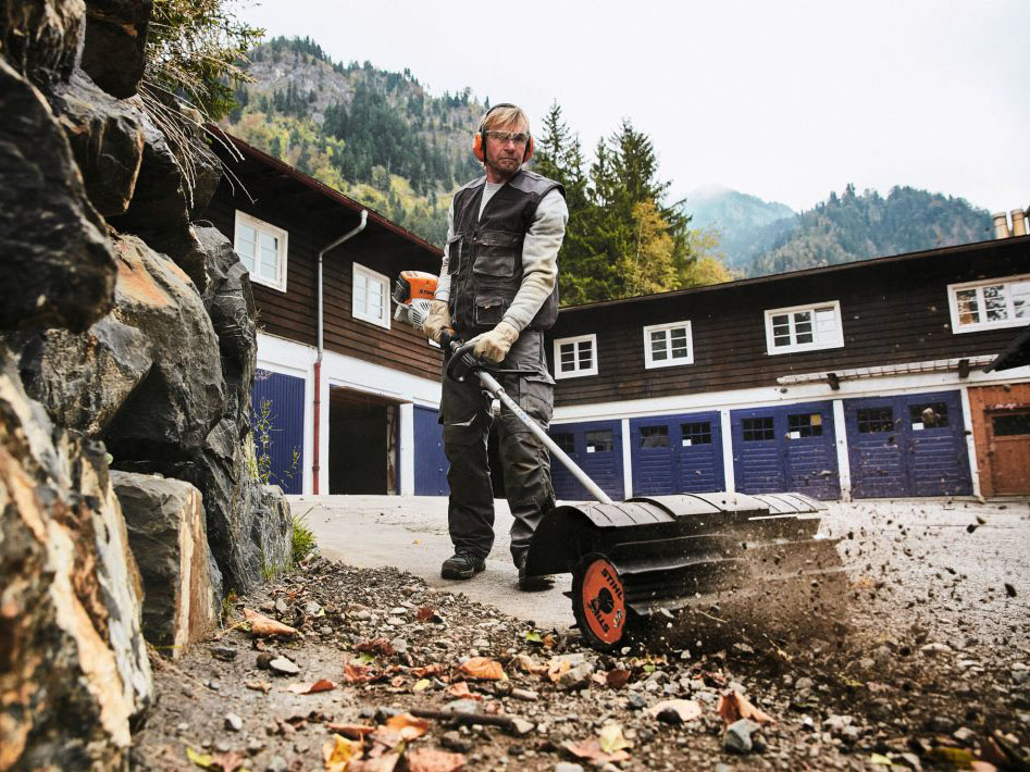 Stihl KM 131 R in Stratford, Wisconsin - Photo 6