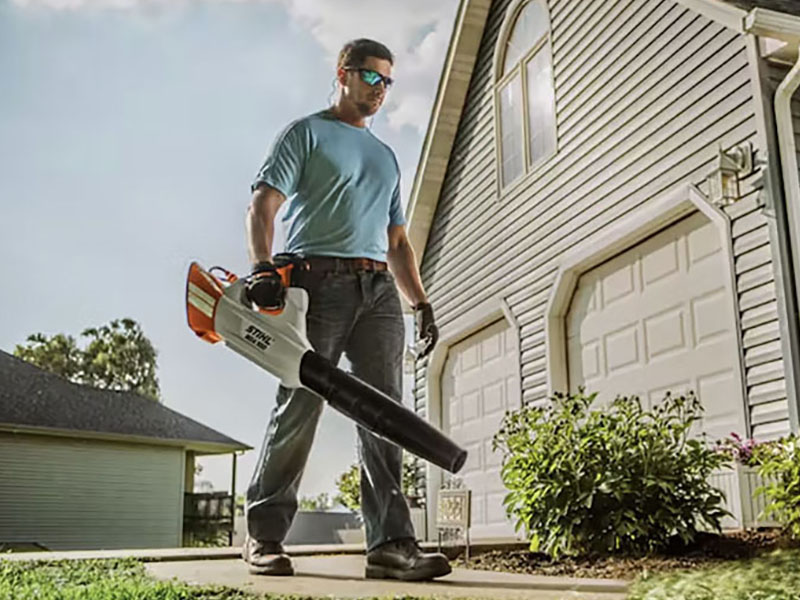 Stihl BGA 100 w/ AR 3000 L Backpack Battery, AL 500 Charger, Connecting Cable, AP adaptor & Harness in Calmar, Iowa - Photo 3