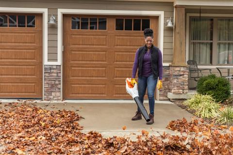 Stihl BGA 86 Set w/ AP 300 S in Stratford, Wisconsin - Photo 3