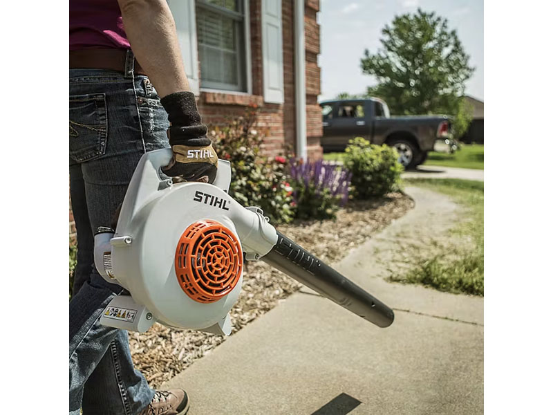 Stihl BG 50 in Calmar, Iowa - Photo 5